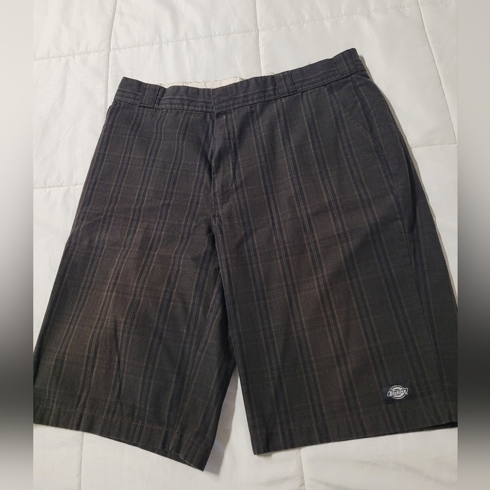 Dickies Men's Black Plaid Flat Front Shorts